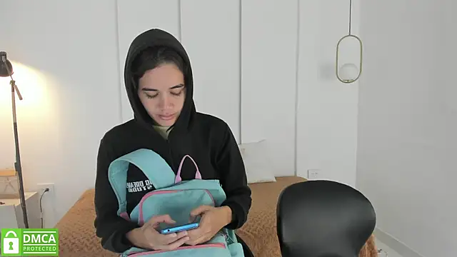 Snapshot of sexychanell_18 chatting on January 2025 12:41:02 PM sexychanell 18 online show from January 2025 12:41:02 PM