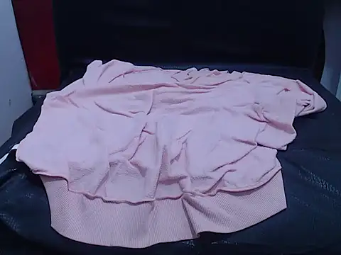 Laura hottt online show from October 2025 05:19:01 PM