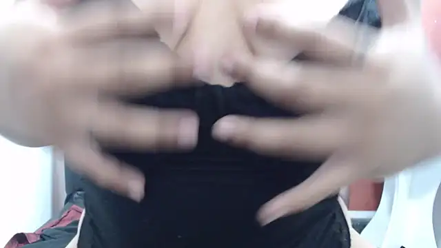 Laura hottt online show from November 2025 04:03:01 PM