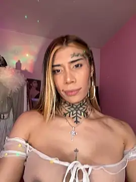 caroline cossei online show from September 2025 09:25:02 AM