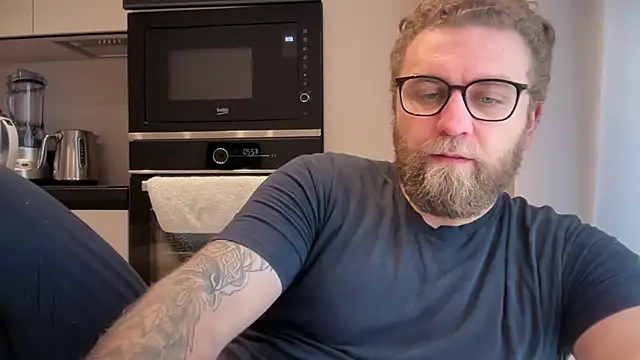 Bear bear  online show from April 2026 12:29:02 PM