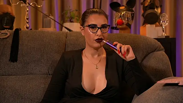 kelly kent online show from November 2025 12:42:01 AM