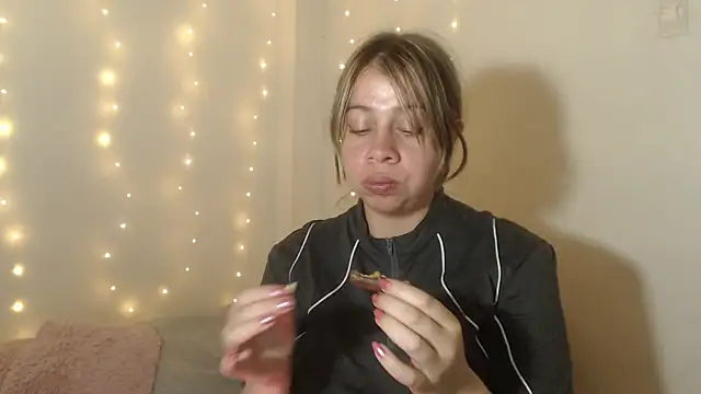 SweetSofty online show from May 2026 10:15:02 PM