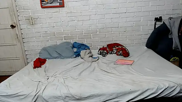 Snapshot of valeriaswang_Lucas chatting on March 2026 10:47:01 PM valeriaswang Lucas online show from March 2026 10:47:01 PM