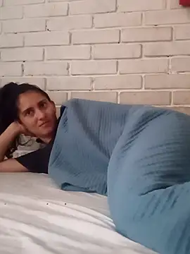 Snapshot of valeriaswang_Lucas chatting on April 2026 04:14:01 PM valeriaswang Lucas online show from April 2026 04:14:01 PM