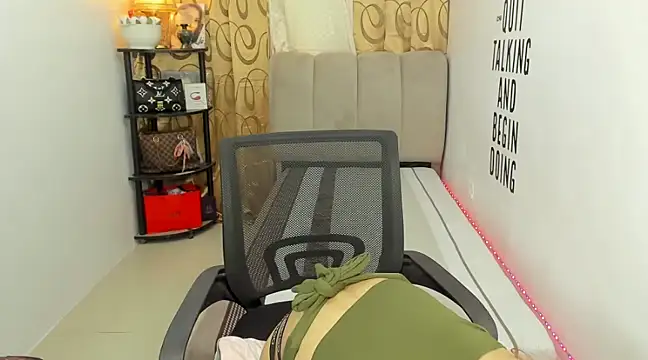 Trixie Mattel21 online show from January 2025 05:28:02 AM