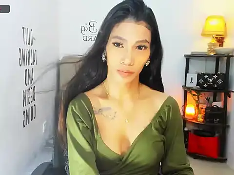 Trixie Mattel21 online show from April 2026 11:43:02 PM