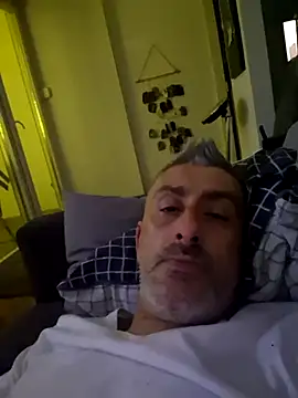 Snapshot of cuci45 chatting on December 2025 11:44:02 PM cuci45 online show from December 2025 11:44:02 PM