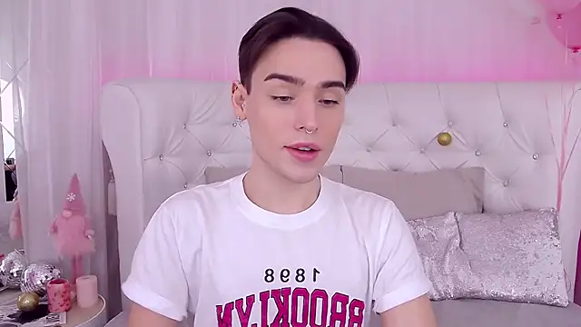 Snapshot of RobbyCharming chatting on December 2024 07:46:02 PM RobbyCharming online show from December 2024 07:46:02 PM