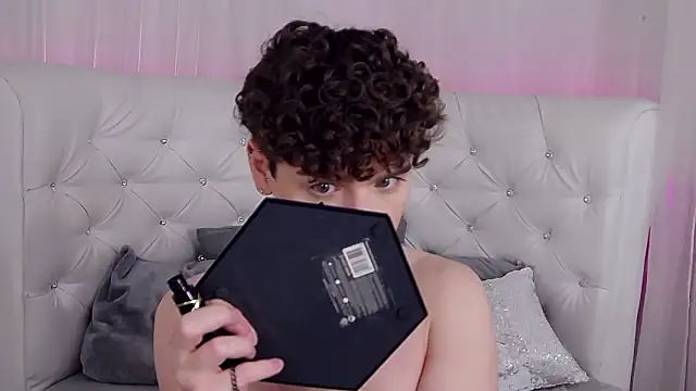 Snapshot of RobbyCharming chatting on January 2026 04:06:01 AM RobbyCharming online show from January 2026 04:06:01 AM