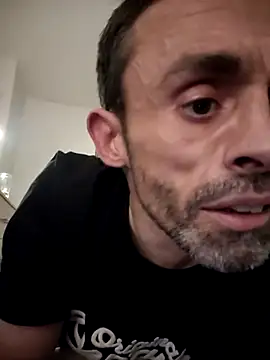 uk-bobbie-uk online show from March 2025 04:25:02 AM