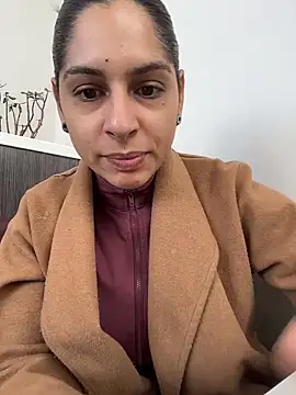 Snapshot of charlotte_stevenss_ chatting on February 2026 03:33:01 PM charlotte stevenss online show from February 2026 03:33:01 PM