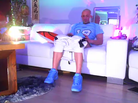 OSIRlS online show from September 2025 06:19:02 PM