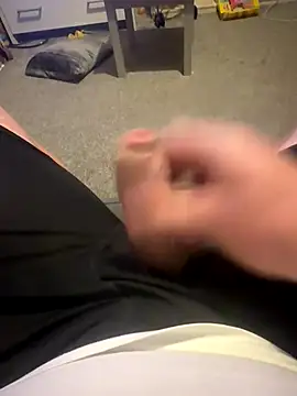 Snapshot of Averagematt1991 chatting on October 2025 07:14:02 PM Averagematt1991 online show from October 2025 07:14:02 PM