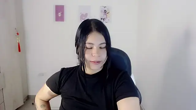 Snapshot of Youlittlepervertt_ chatting on December 2024 11:51:02 AM Youlittlepervertt online show from December 2024 11:51:02 AM