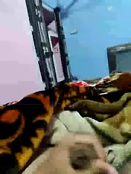 Snapshot of Deshilund9 chatting on January 2025 12:37:02 AM Deshilund9 online show from January 2025 12:37:02 AM