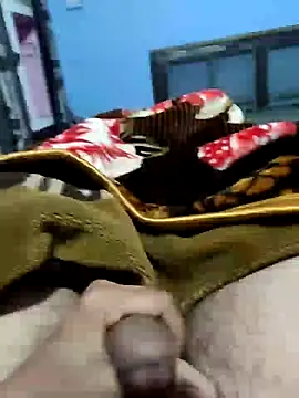 Snapshot of Deshilund9 chatting on January 2025 02:19:01 PM Deshilund9 online show from January 2025 02:19:01 PM