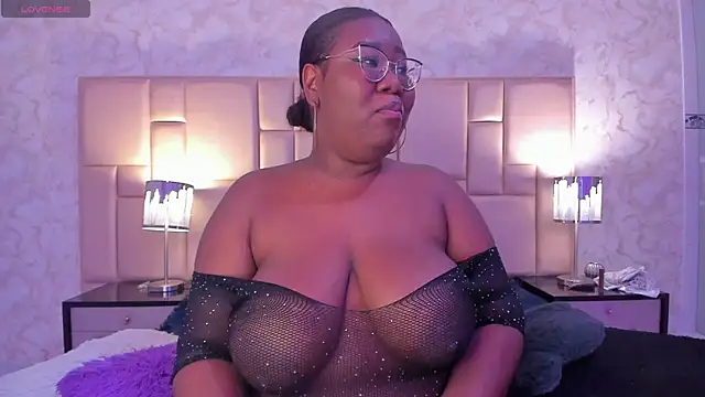 Darnellqueen online show from December 2024 08:33:02 AM