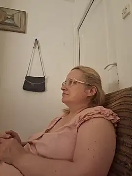 Snapshot of She-devilx chatting on September 2025 08:30:02 PM She-devilx online show from September 2025 08:30:02 PM