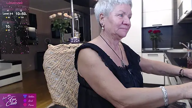 roxana brooks online show from October 2025 07:22:02 PM