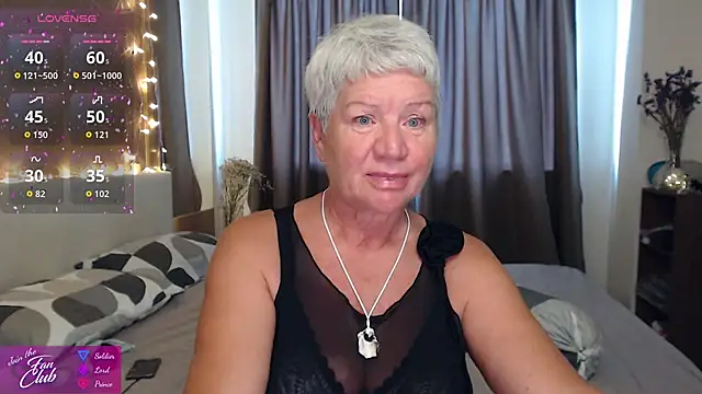 roxana brooks online show from June 2026 12:05:02 AM