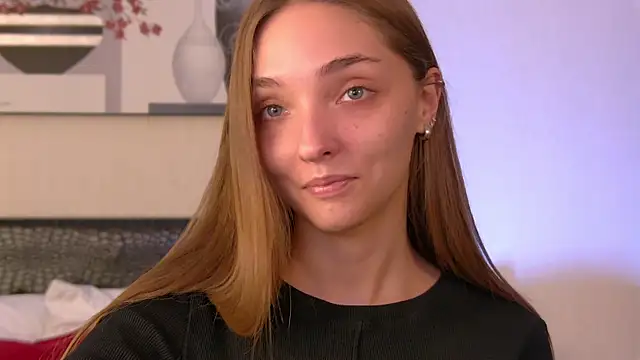 VirginieCruz online show from October 2025 06:02:02 AM