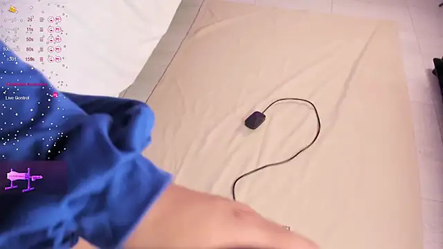 Isabella Daniell online show from November 2025 04:05:01 AM