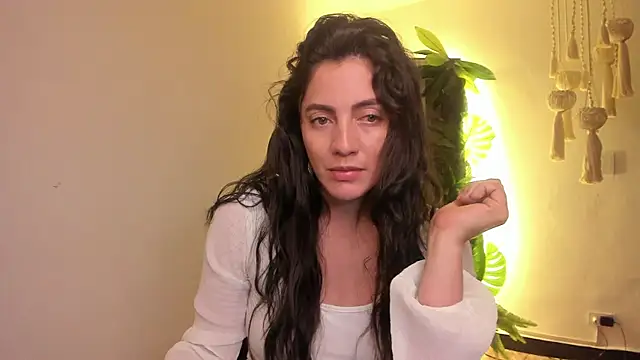 Snapshot of Mala_Bad chatting on January 2025 01:47:01 PM Mala Bad online show from January 2025 01:47:01 PM