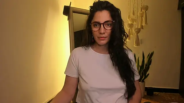 Snapshot of Mala_Bad chatting on February 2025 01:06:01 PM Mala Bad online show from February 2025 01:06:01 PM