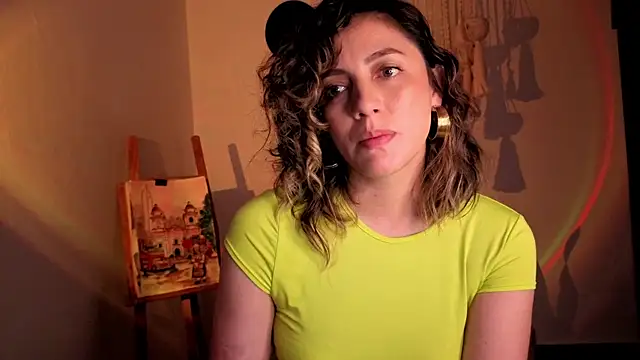 Snapshot of Mala_Bad chatting on December 2025 04:23:01 PM Mala Bad online show from December 2025 04:23:01 PM