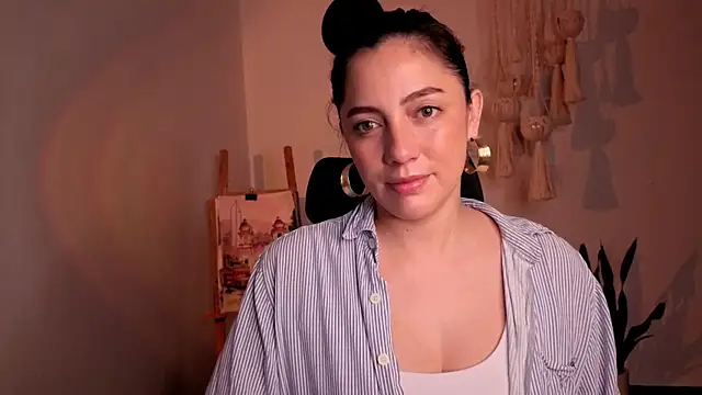 Snapshot of Mala_Bad chatting on December 2025 03:41:02 PM Mala Bad online show from December 2025 03:41:02 PM