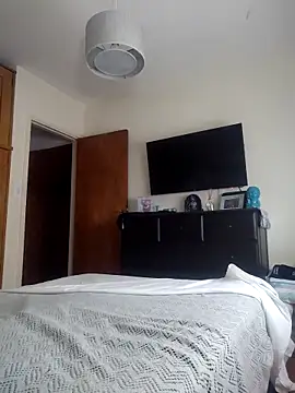 LuqenZo online show from April 2026 12:28:01 PM