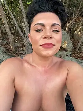 Snapshot of LukeLouHarvey chatting on January 2025 01:01:01 AM LukeLouHarvey online show from January 2025 01:01:01 AM