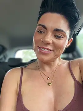 Snapshot of LukeLouHarvey chatting on November 2025 04:14:02 AM LukeLouHarvey online show from November 2025 04:14:02 AM