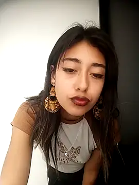 Snapshot of Scarlet_wd18 chatting on March 2025 07:38:02 PM Scarlet wd18 online show from March 2025 07:38:02 PM