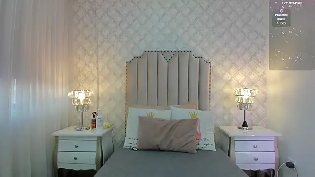 Pia Johnson  online show from March 2026 11:58:01 AM