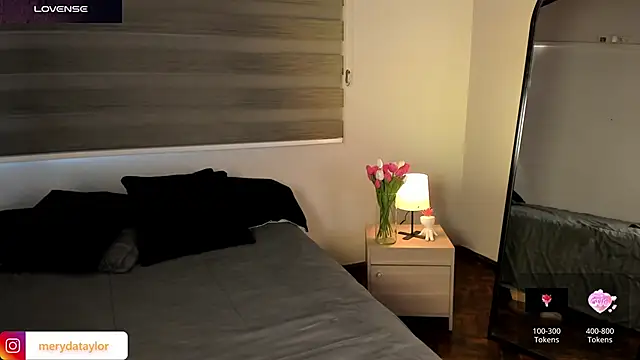 MERIDA TAYLOR online show from February 2026 01:23:02 PM