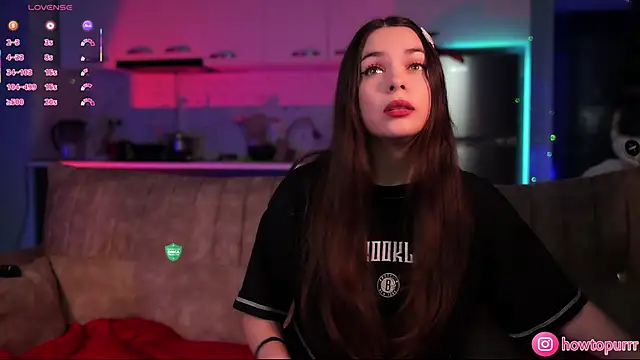 How2Meow online show from November 2025 04:36:01 PM