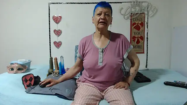 loquitaqueen011 online show from November 2025 02:40:02 PM