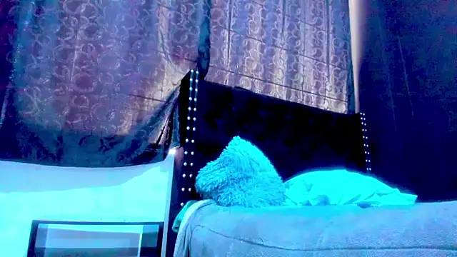 amareto queen online show from February 2026 07:23:02 PM