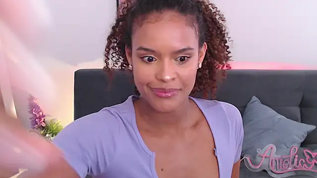 Amelia bss online show from February 2025 08:00:01 PM