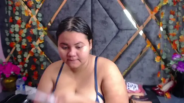 ValenTitis online show from December 2024 07:49:01 PM