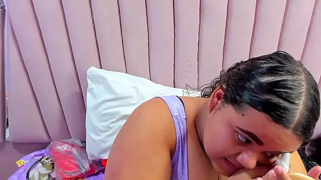 ValenTitis online show from February 2025 08:03:01 PM