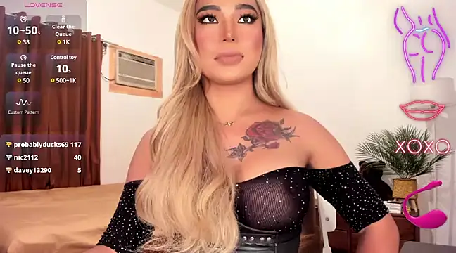 Snapshot of Lustrous_Nathalie chatting on January 2025 05:51:01 AM Lustrous Nathalie online show from January 2025 05:51:01 AM