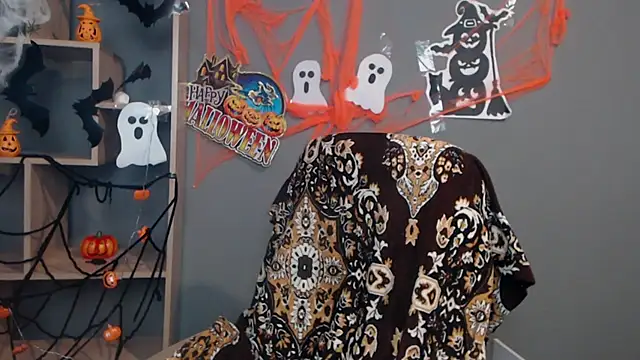 NinaFlawlees online show from October 2025 12:44:02 PM