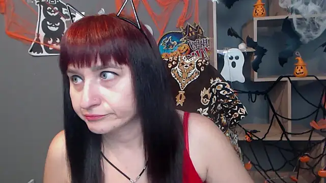 NinaFlawlees online show from October 2025 01:01:02 PM