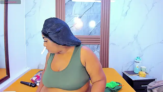 Snapshot of HannyMansonh chatting on October 2025 04:02:02 AM HannyMansonh online show from October 2025 04:02:02 AM