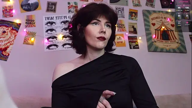 Luna Blake online show from March 2026 12:19:01 PM