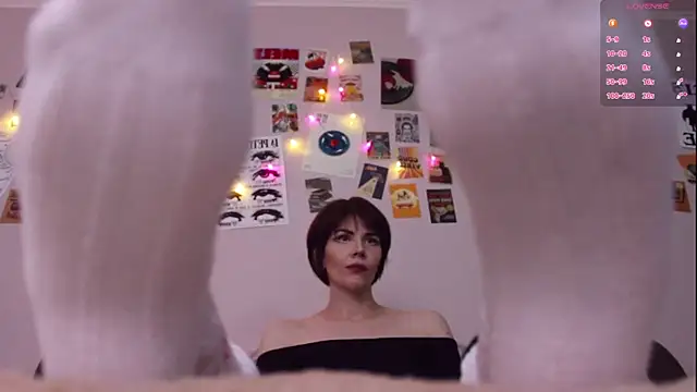 Luna Blake online show from June 2026 05:05:01 PM