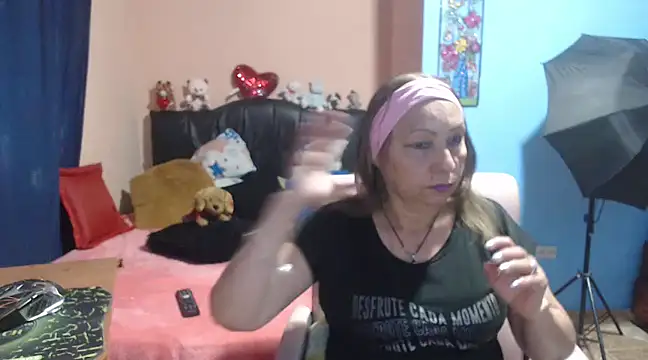 Snapshot of milfeddy_ chatting on February 2025 09:06:01 PM milfeddy online show from February 2025 09:06:01 PM